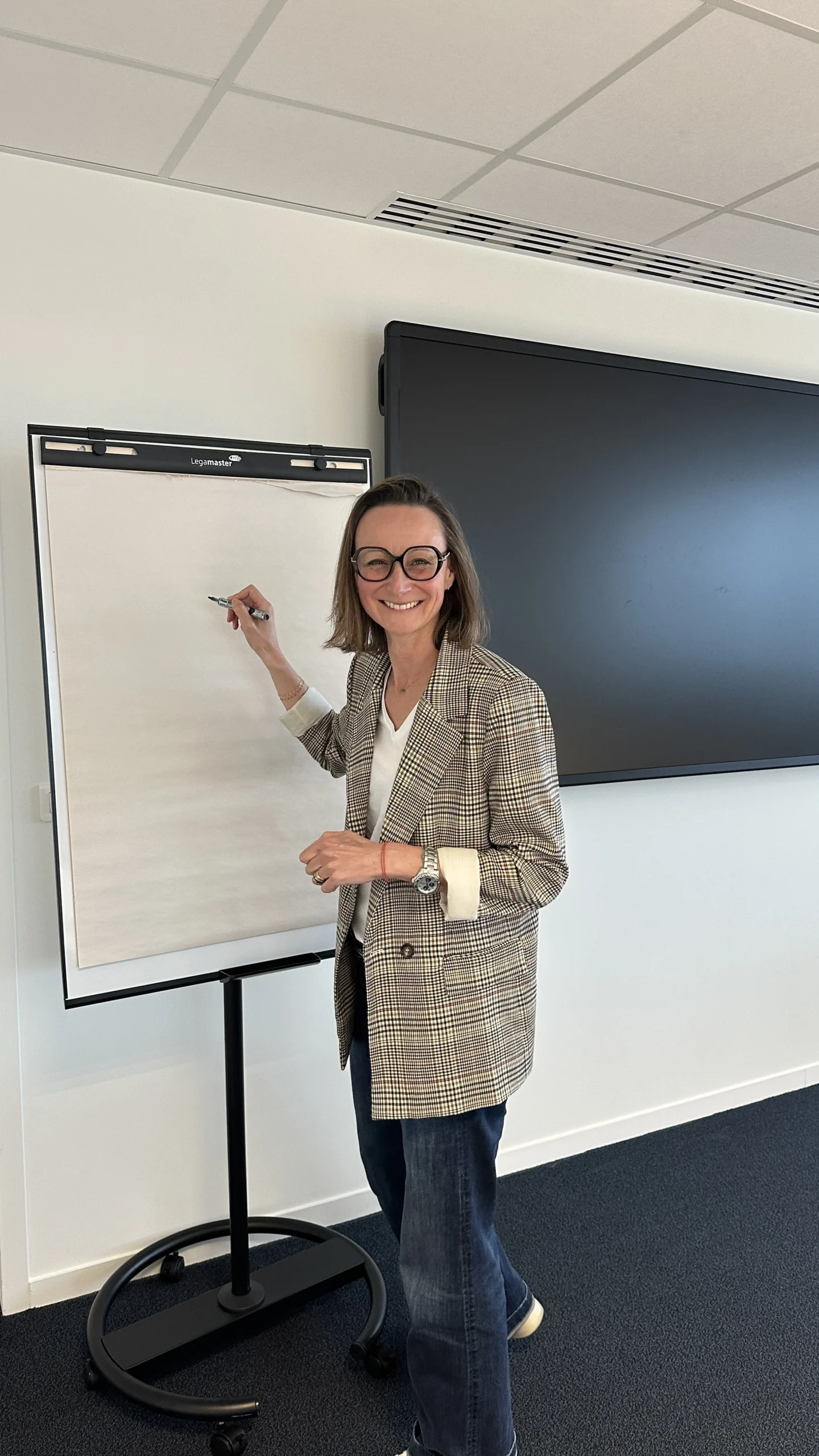 Kristell Briet accompagne dirigeants et managers en Bretagne à agir avec clarté et décider avec impact. Coaching, formation, Fresque du Management, DISC. Rennes · Saint-Brieuc.